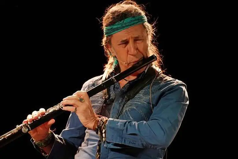 La esencia del jazz flamenco: Jorge Pardo, soplando vida a la música.