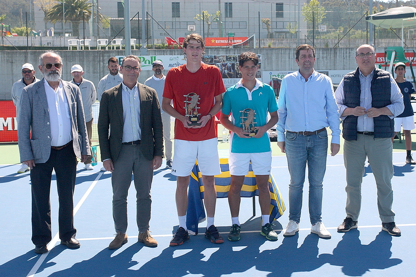 Hernández, Tronchoni, Wallin, Currás, Guisasola y Rodríguez .