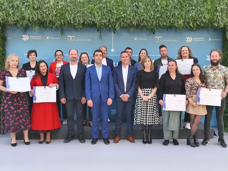 Entrega do distintivo SICTED en Tui.