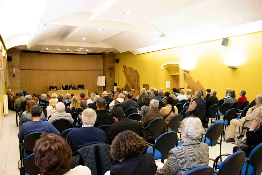 El Prof. Pedro Rodríguez Panizo impartió la conferencia inaugural de las Jornadas de Teología que organiza el Centro Teológico «San José» de Vigo. ARQUIVO.