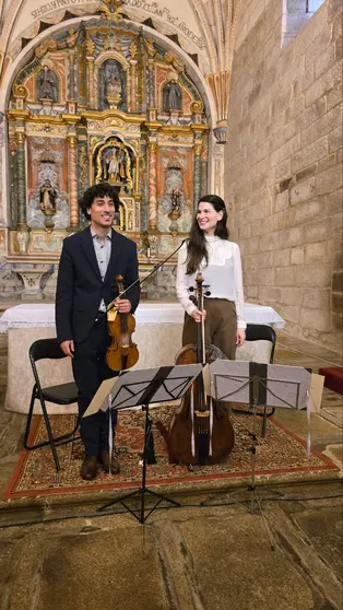 El violinista Mario Braña y la violonchelista Elsa Pidre