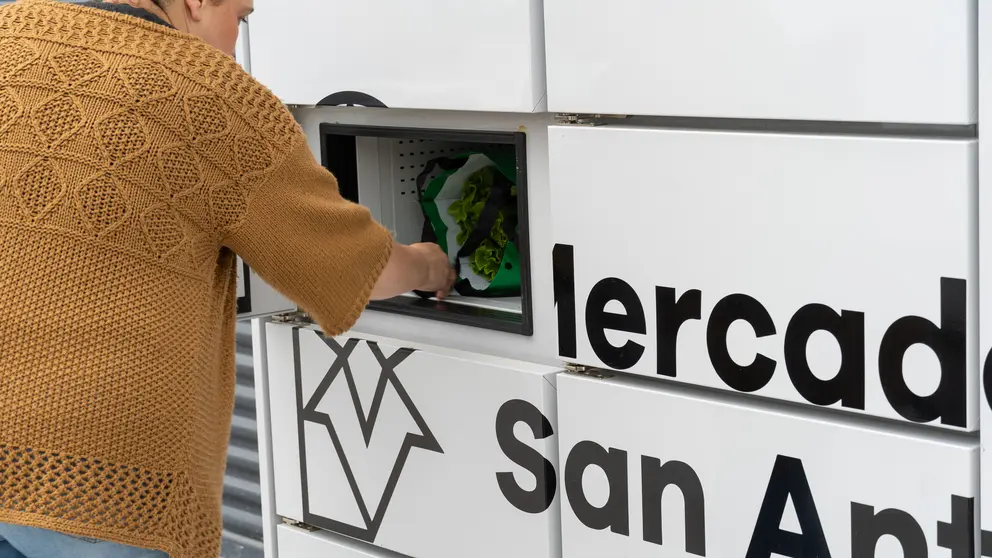 Taquillas intelixentes para a compra a calquera hora.