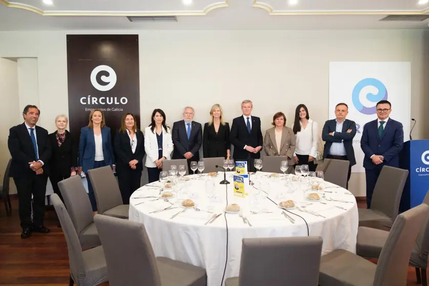 El presidente participa en el desayuno-coloquio Capacita Directivos, un encuentro que cuenta con el apoyo del Círculo de Empresarios de Galicia y el Noreste Club Empresarial.