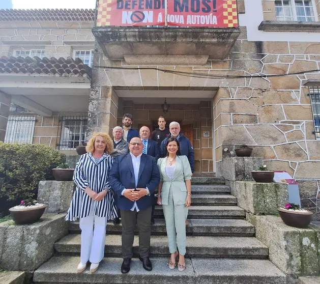 Prieto estivo acompa&ntilde;ado polo vicepresidente da Federaci&oacute;n, Fernando Iglesias, e foron recibidos no Concello pola alcaldesa de Mos, Nidia Ar&eacute;valo, e a concelleira de Deportes, Feli Rodr&iacute;guez.