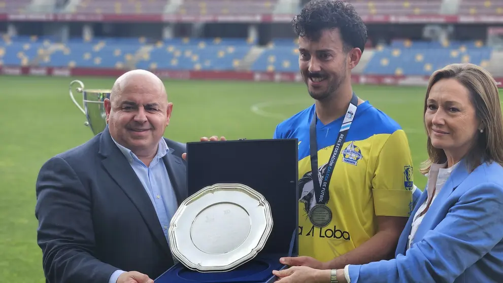 A Deputación de Pontevedra reafirma o seu compromiso co deporte base tras a entrega dos trofeos da Copa Deputación.