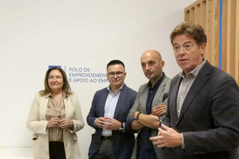 Lorenzo realizou estas declaracións durante a visita institucional ás instalacións do centro por parte do conselleiro de Emprego, Comercio e Emigración, José González, nun acto enmarcado na Semana da Administración Aberta 2025.