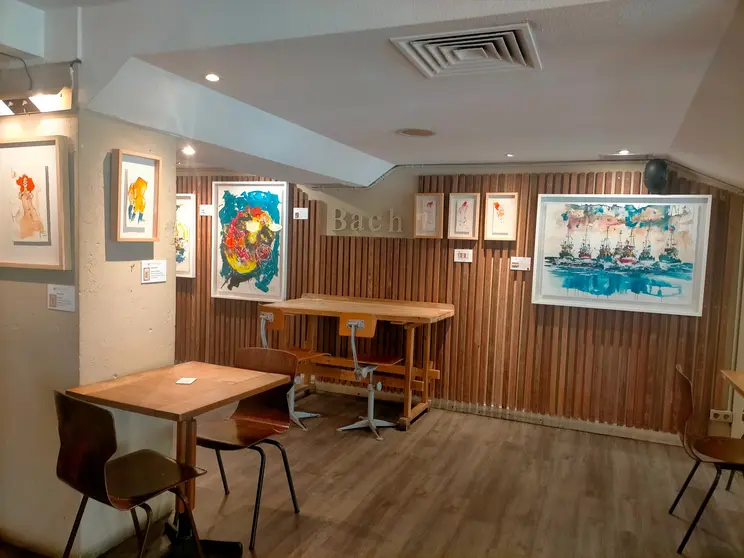 Panorámica de la exposición de Jorge Alonso en el Espacio Beny del Café Vitruvia.