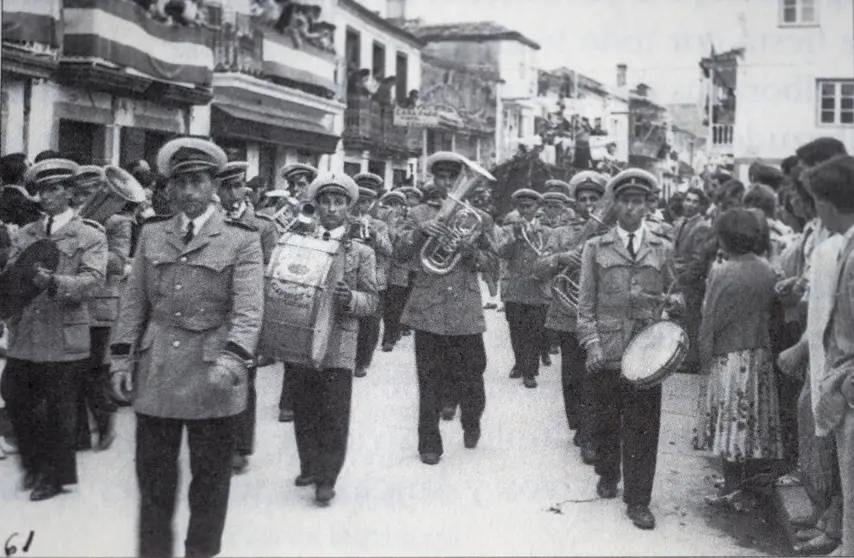 Nas festas de Sada (Arquivo da Banda Garrote).