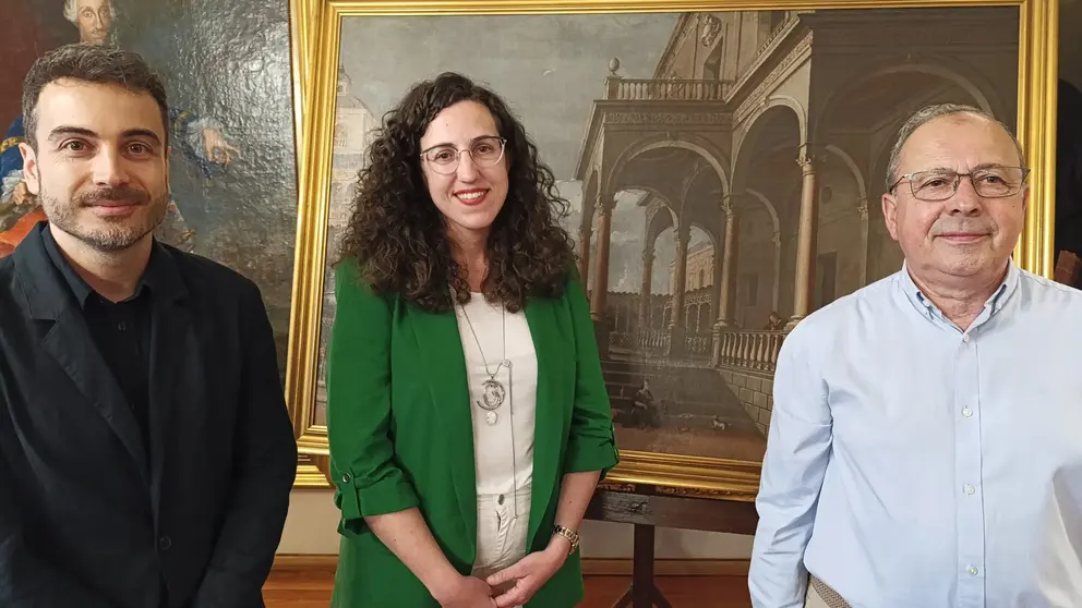 Miriam Elena Cortés López, experta en Historia del Arte de la USC, compartiendo los fascinantes hallazgos de su investigación.