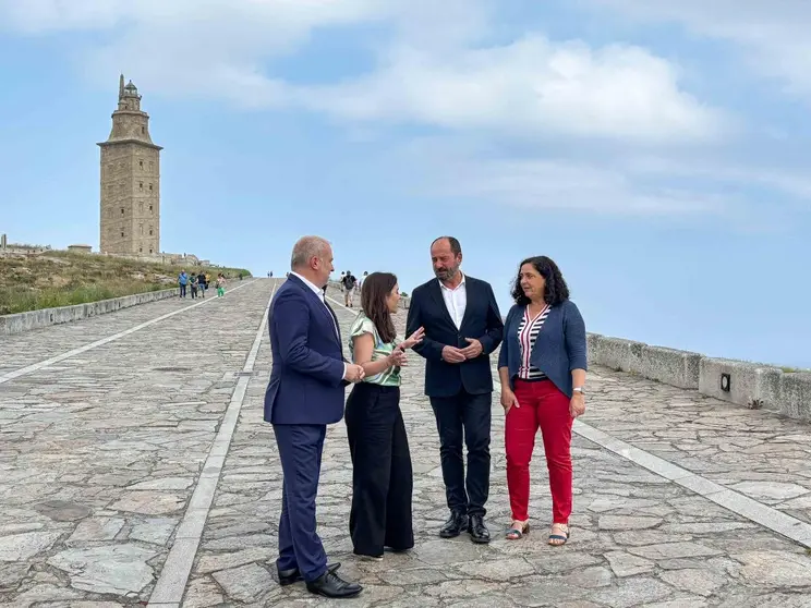 El director de Turismo de Galicia visitó el entorno de este Ben de Interés Cultural (BIC) en el que se realizará la actuación financiada con fondos Next Generation.