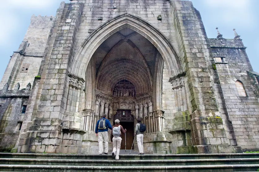 La Catedral de Tui es un punto inexcusable para un peregrino.