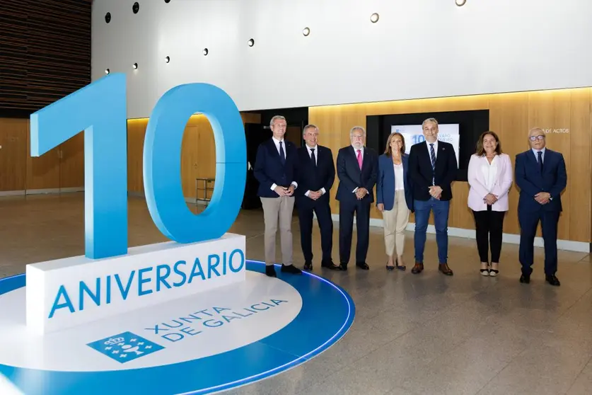 El presidente de la Xunta destaca el hospital público vigués como un referente asistencial, docente e investigador del modelo sanitario gallego.