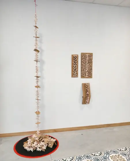 "Espiñazo"
Columna vertebral convertida en metáfora visual da estrutura íntima e social que nos sostén... ou nos rompe.