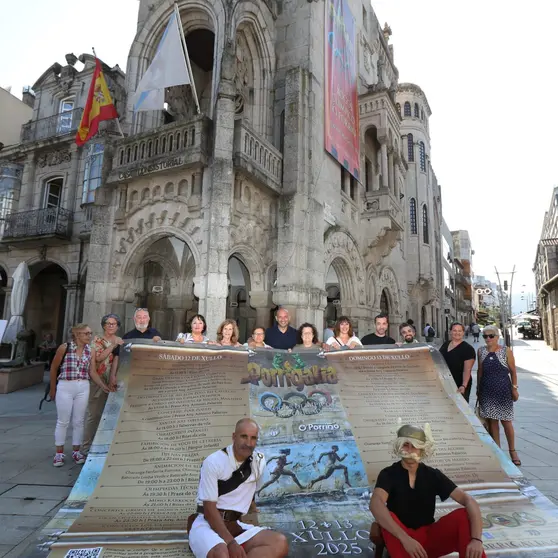 O espírito de Porrigalia inunda a Praza Arquitecto Antonio Palacios, fronte á Casa do Concello, con participantes das diferentes civilizacións.
