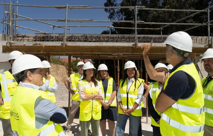 El Equipo de la Xunta de Galicia y el Ayuntamiento de Mos, comprometidos con el futuro de la vivienda protegida en la localidad.