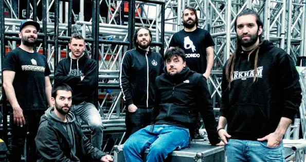 La banda Dakidarría, pura energía sobre el escenario, pondrá el broche de oro a la noche del sábado en Salceda de Caselas.