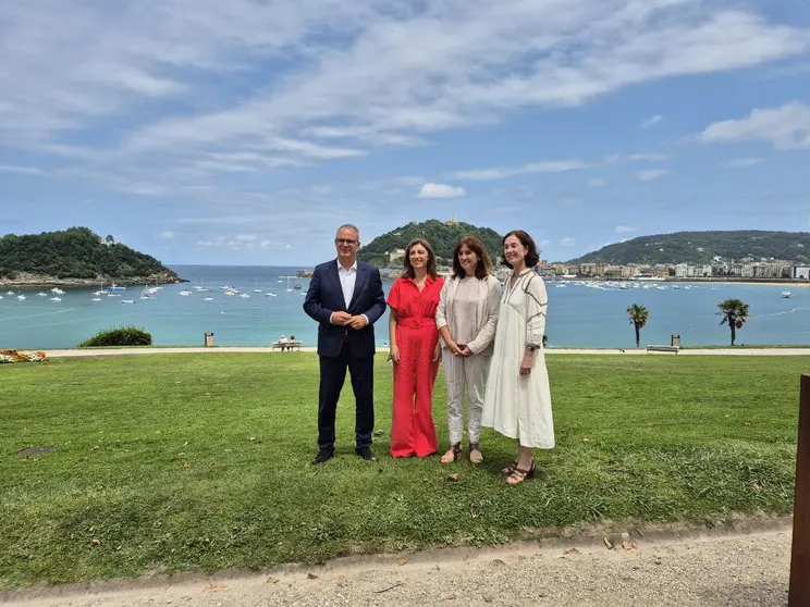 La conselleira de Medio Ambiente y Cambio Climático participó en un curso de verano organizado por la Universidad del País Vasco