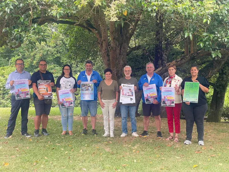 A alcaldesa do Rosal lidera o equipo de organizadores, ultimando os detalles da Festa de Verán do Pilar, que encherá a Praza do Calvario de música e actividades do 24 ao 27 de xullo.
