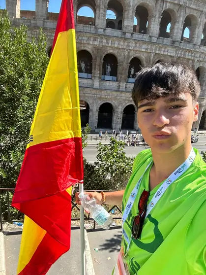Javier Mallo, estudiante del colegio Carmelitas Vedrunas, compartió su alegría y gratitud tras vivir un momento de profunda paz y unidad en el encuentro del Jubileo de la Juventud en Tor Vergata, junto al papa León XIV.
