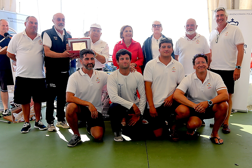La tripulación del Mirfak, de la Armada Española, se alza con la victoria en el Trofeo Pitusa Sabín – Regata Mar de Finisterre.