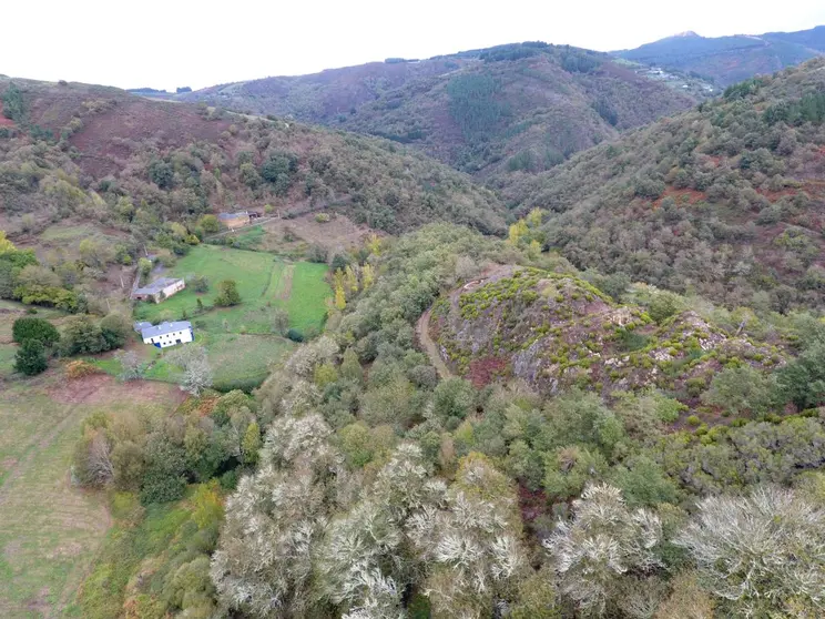 Yacimiento Teso da Ermida en Navia de Suarna