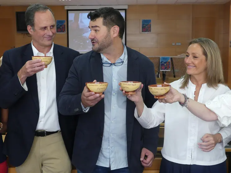 Luisa Sánchez pon en valor os produtos do mar na presentación da Festa do Marisco de Vigo.