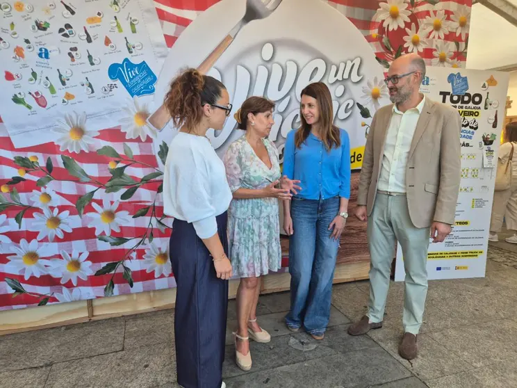 La conselleira María José Gómez participó hoy en la inauguración del Comprado Experiencias de Calidad que se encuentra en los jardines de Noriega Varela hasta este domingo.