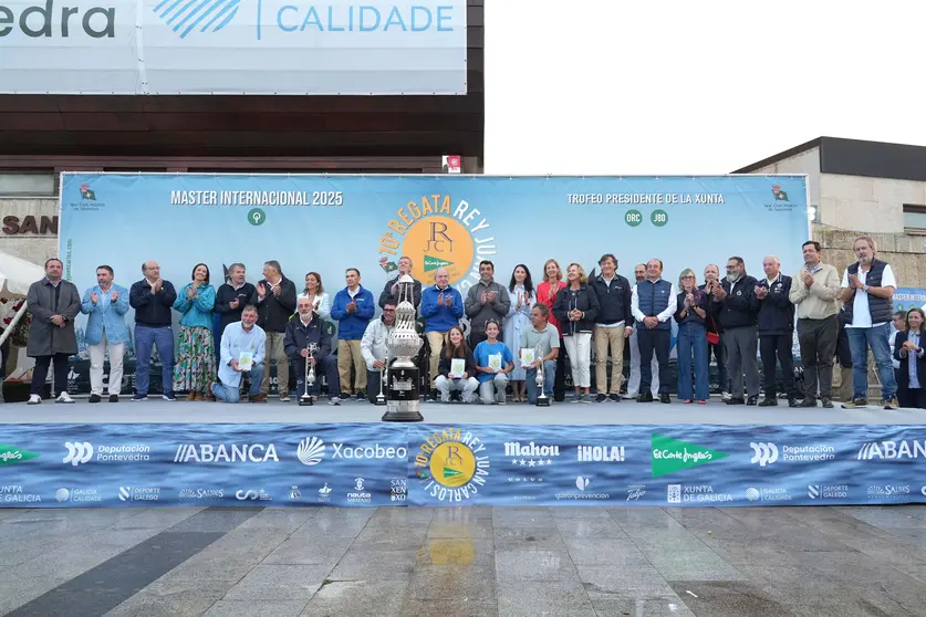 Instatánea del acto de entrega de premios de la X Regata Rey Juan Carlos I.