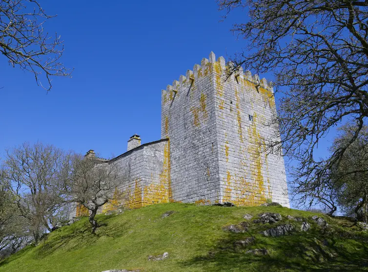 La Fortaleza de San Paio de Narla fue adquirida por la Diputación Provincial de Lugo en el año 1939 y en el año 1983 la convierte en museo histórico y etnográfico, trasladando a ella buena parte de las colecciones etnográficas del Museo de Lugo.