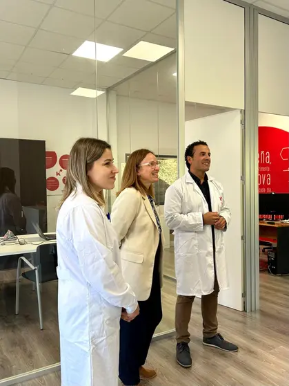 La directora de la Axencia Galega de Innovación visita la empresa innovadora Kemegal Químicos para recordar que esta línea de ayudas estará abierta hasta el lunes,