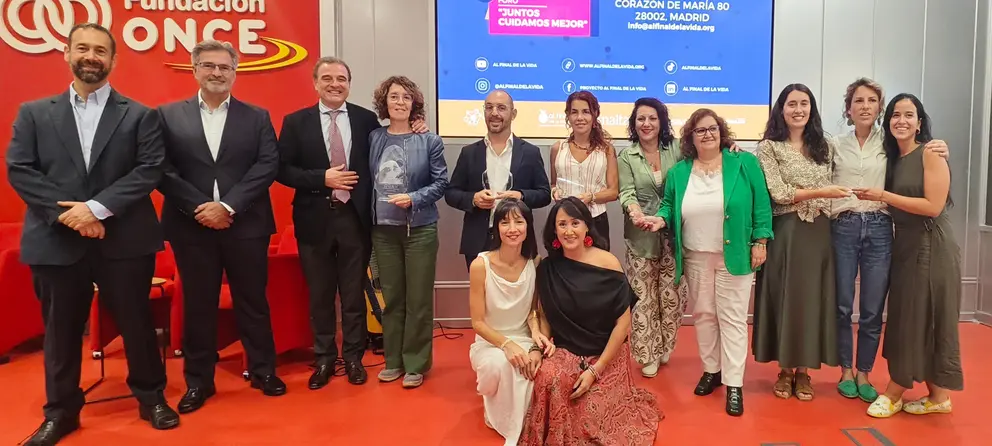 Un momento para la historia. Felicitamos a todos los premiados de esta edición por su trabajo, talento y dedicación. Son la prueba de que la perseverancia rinde frutos. ¡Celebramos su éxito!