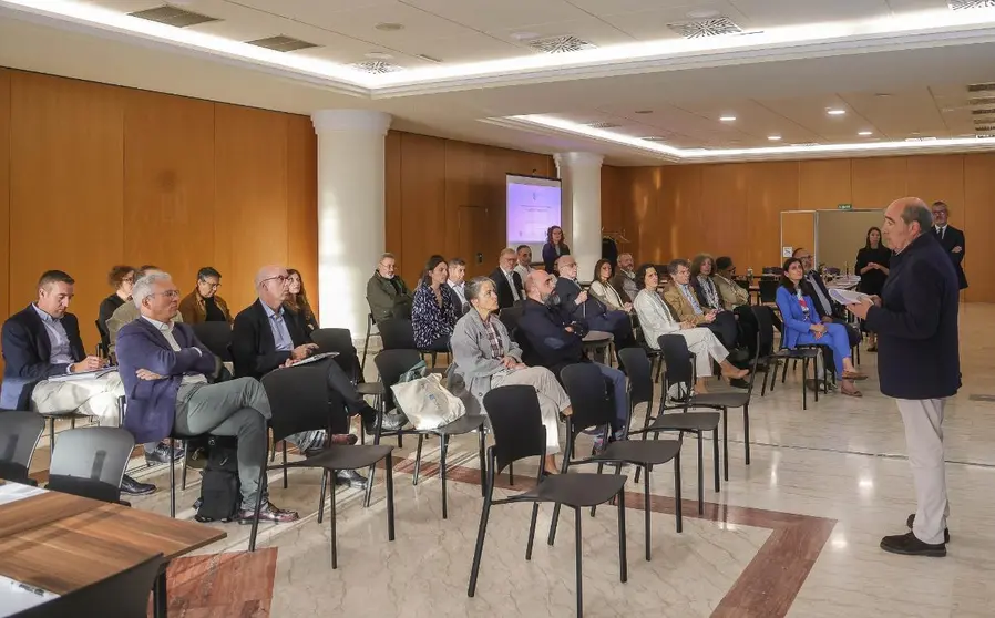 El director del Instituto de Estudios del Territorio participó hoy en una jornada de trabajo con agentes implicados en esta cuestión.