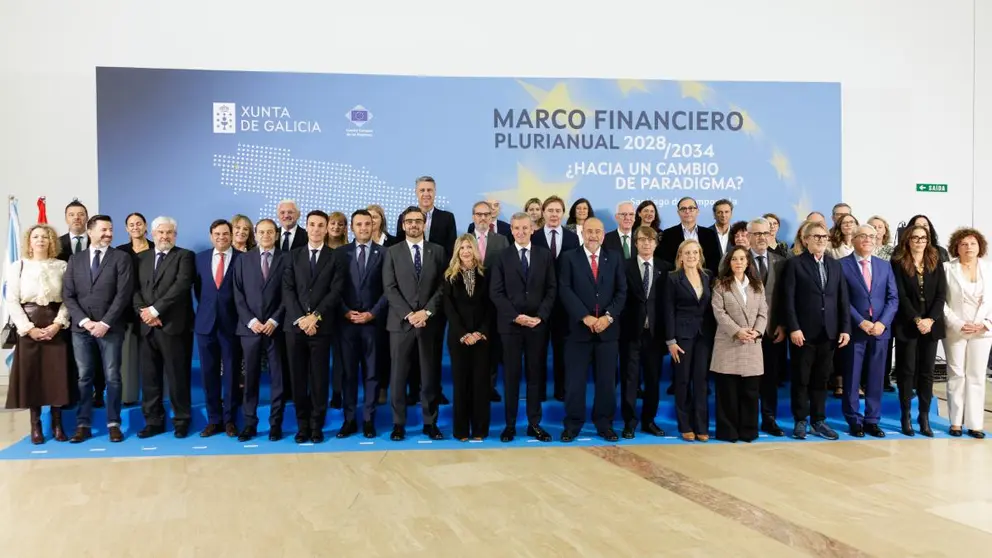 El presidente de la Xunta participó en la reunión extraordinaria de la delegación española en el Comité Europeo de las Regiones que se celebró en Santiago.