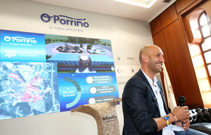 Alejandro Lorenzo explica la distribución de las ayudas de Diputación de Pontevedra.