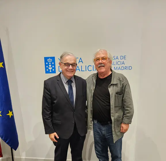 Alberto Barciela con un miembro del grupo Milladoiro.