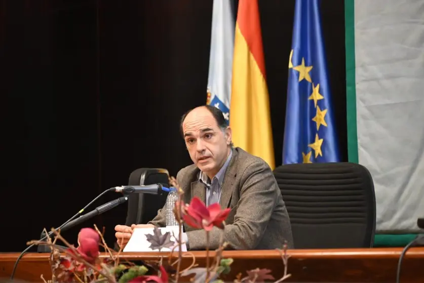 El director de la Agencia Gallega de la Industria Forestal (Genera), Alfredo Fernández Ríos, clausuró hoy la jornada sobre Historia y proceso de rehabilitación de la Finca de Lourizán, celebrada en la Escuela de Ingeniería Forestal de Pontevedra