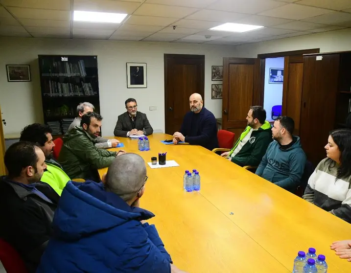 El director general de la PAC y del Control de la Cadena Alimentaria, Juan Jos&eacute; Cervino, y el delegado territorial de la Xunta en Ourense, Manuel Pardo, se reunieron con representantes de la Asociaci&oacute;n del Sector Primario de Galicia