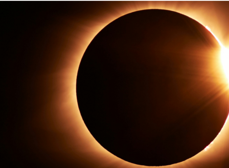 : El curso analizar&aacute; los fen&oacute;menos astron&oacute;micos relacionados con los eclipses de sol.