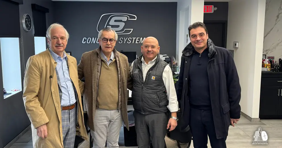 O presidente da C&acirc;mara Municipal de Arcos de Valdevez, Oleg&aacute;rio Gon&ccedil;alves, durante a visita &agrave;s instala&ccedil;&otilde;es da Concrete Systems, em Newark (EUA), empresa fundada pelo arcuense Ant&oacute;nio Pereira, natural de Cabana Maior.