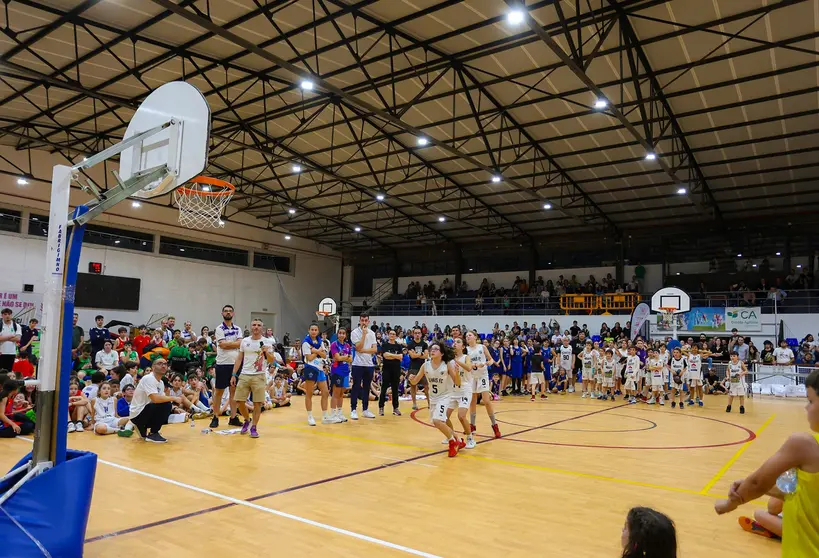 Partido de minibasket durante o torneo internacional da Eurocidade Valen&ccedil;a-Tui, que reuniu a m&aacute;is de 600 mozos xogadores esta fin de semana.