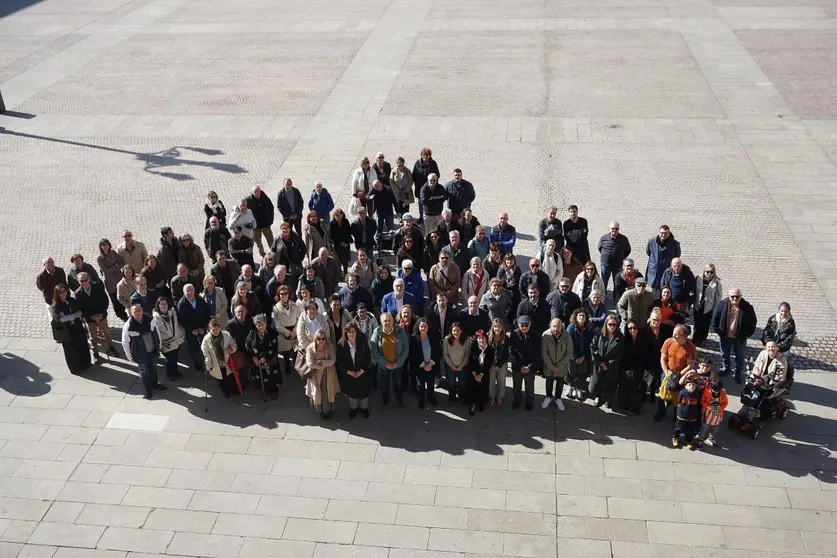 Participantes y representantes institucionales se re&uacute;nen en A Coru&ntilde;a con motivo del D&iacute;a Mundial del P&aacute;rkinson para visibilizar la enfermedad y reivindicar m&aacute;s recursos de atenci&oacute;n.