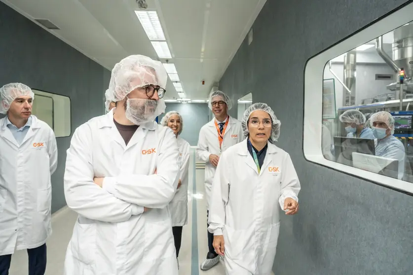 Recorrido por las &aacute;reas de producci&oacute;n de la f&aacute;brica, donde se mostraron los avances tecnol&oacute;gicos y los procesos de fabricaci&oacute;n de medicamentos.