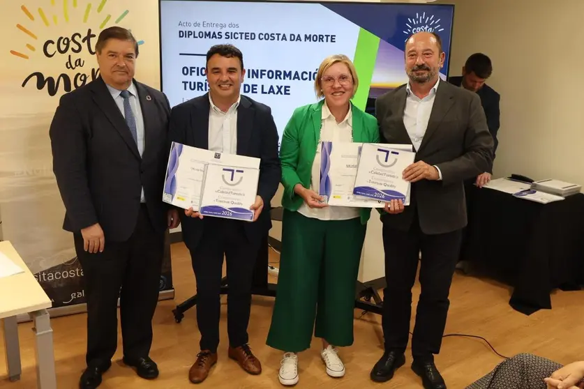 Entrega de distinciones SICTED en Costa da Morte a entidades tur&iacute;sticas comprometidas con la calidad y la sostenibilidad del destino.