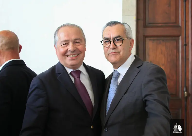 Oleg&aacute;rio Gon&ccedil;alves con el vice presidente Hugo Beir&atilde;o Rodrigues.