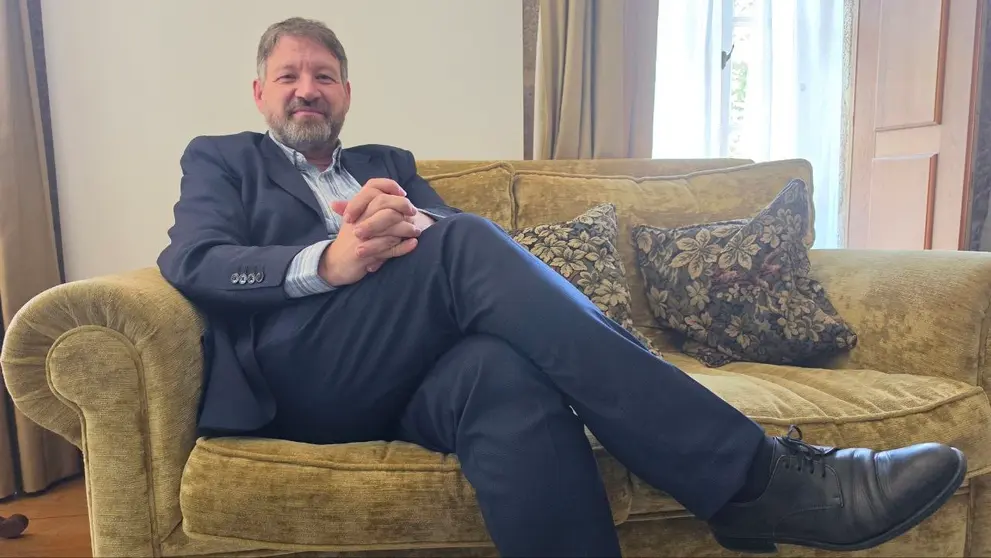 V&iacute;ctor Cageao, director de Colecciones Reales de Patrimonio Nacional, durante la entrevista concedida a Diario Luso-Galaico. R. LEDO.
