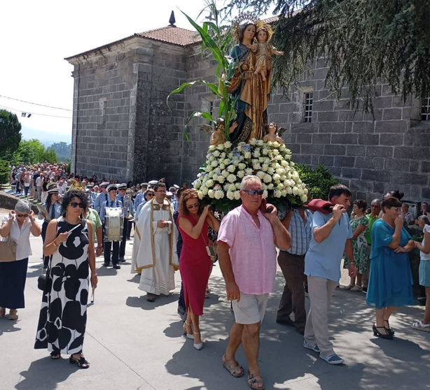 As festas da Virxe da Sa&uacute;de son unha das celebraci&oacute;ns m&aacute;is emblem&aacute;ticas e concorridas de Gul&aacute;ns, reunindo cada ano &aacute; veci&ntilde;anza e aos visitantes arredor da tradici&oacute;n, a devoci&oacute;n relixiosa e a convivencia popular.