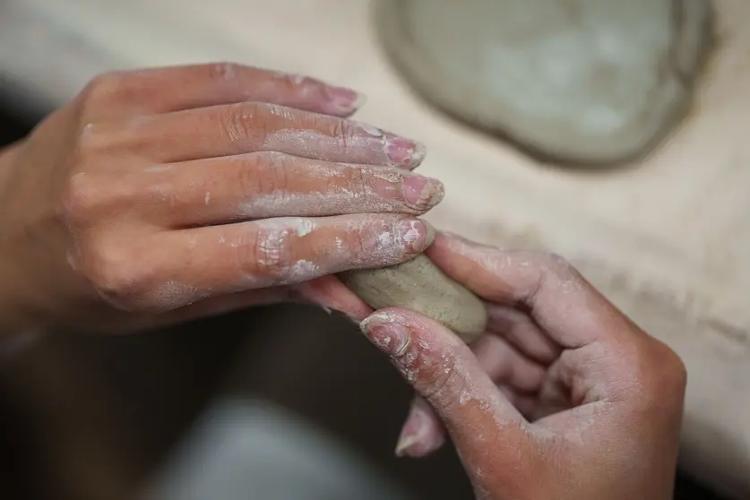Los Ateliers Libres de Verano de la Bienal de Cerveira invitan a ni&ntilde;os, j&oacute;venes y adultos a experimentar con materiales, t&eacute;cnicas y procesos creativos vinculados al arte contempor&aacute;neo.
