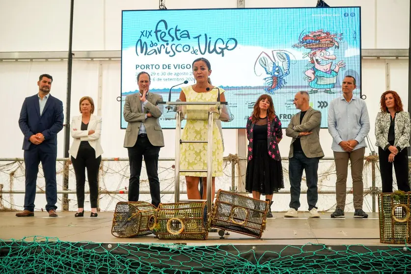 Marta Villaverde, conselleira do Mar, durante su intervenci&oacute;n en la inauguraci&oacute;n de la XIX Festa do Marisco de Vigo, celebrada en el puerto pesquero del Berb&eacute;s.