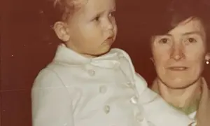 Pepi con San, su niño preferido.