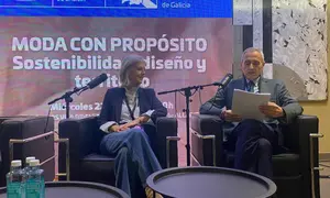 La directora del Igape, Covadonga Toca, participó en Allariz en la jornada Moda con propósito: sostenibilidad, diseño y territorio, donde puso en valor el modelo gallego de desarrollo basado en la innovación, el talento y el compromiso con el entorno